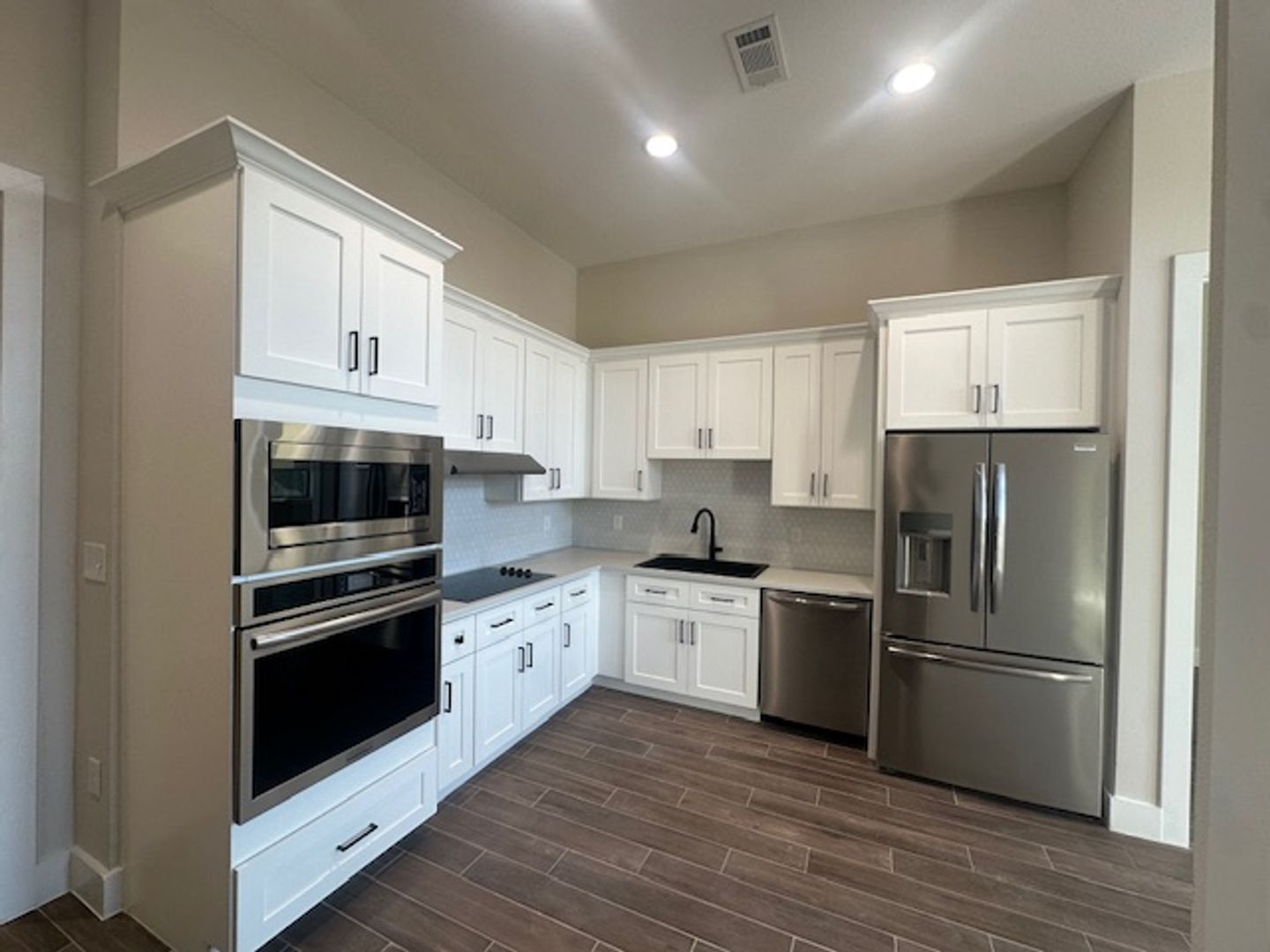 Montgomery Apartment: 900 New Day Ave