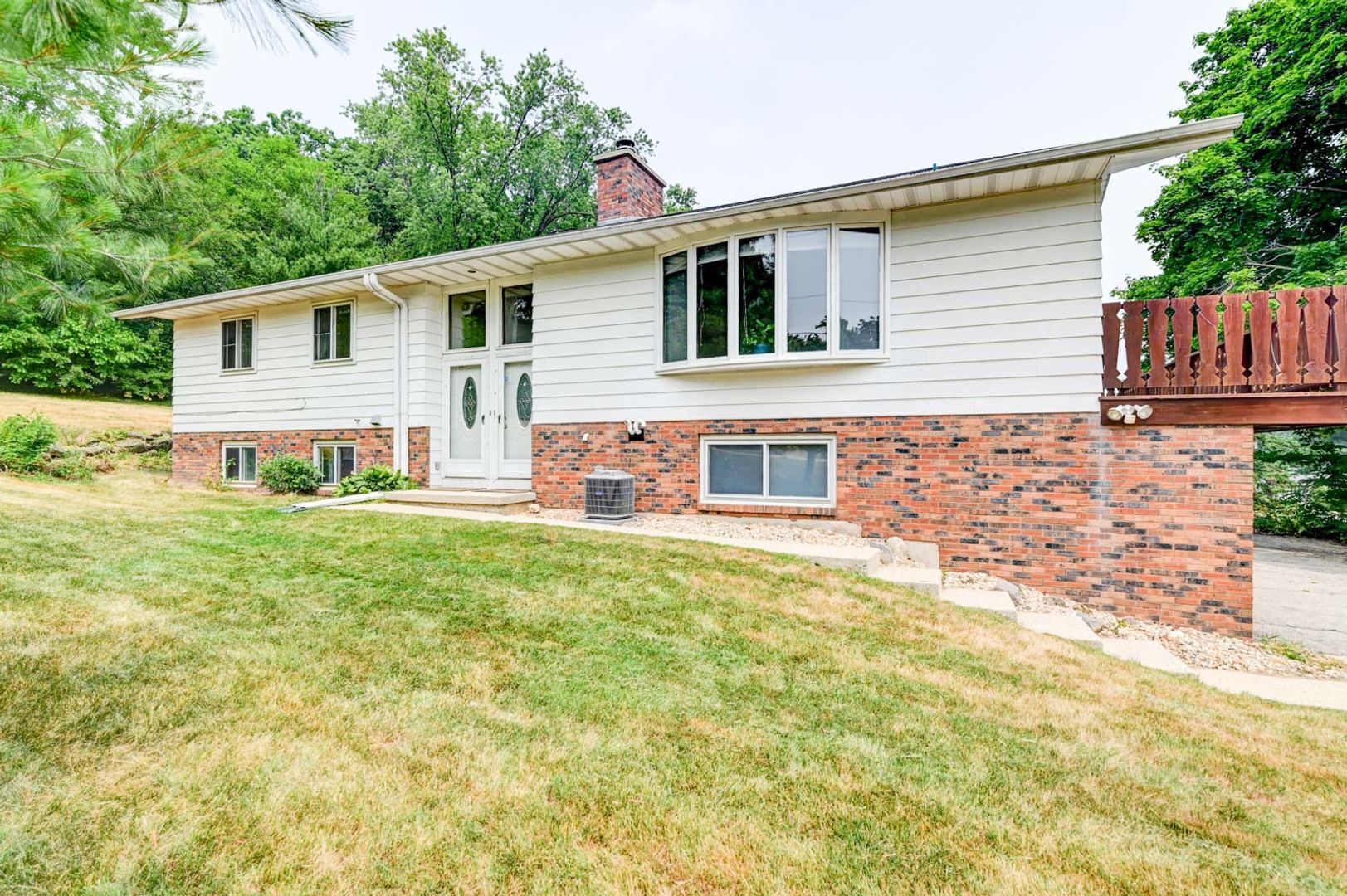 Madison Apartment: 6382-6384 Everest Dr