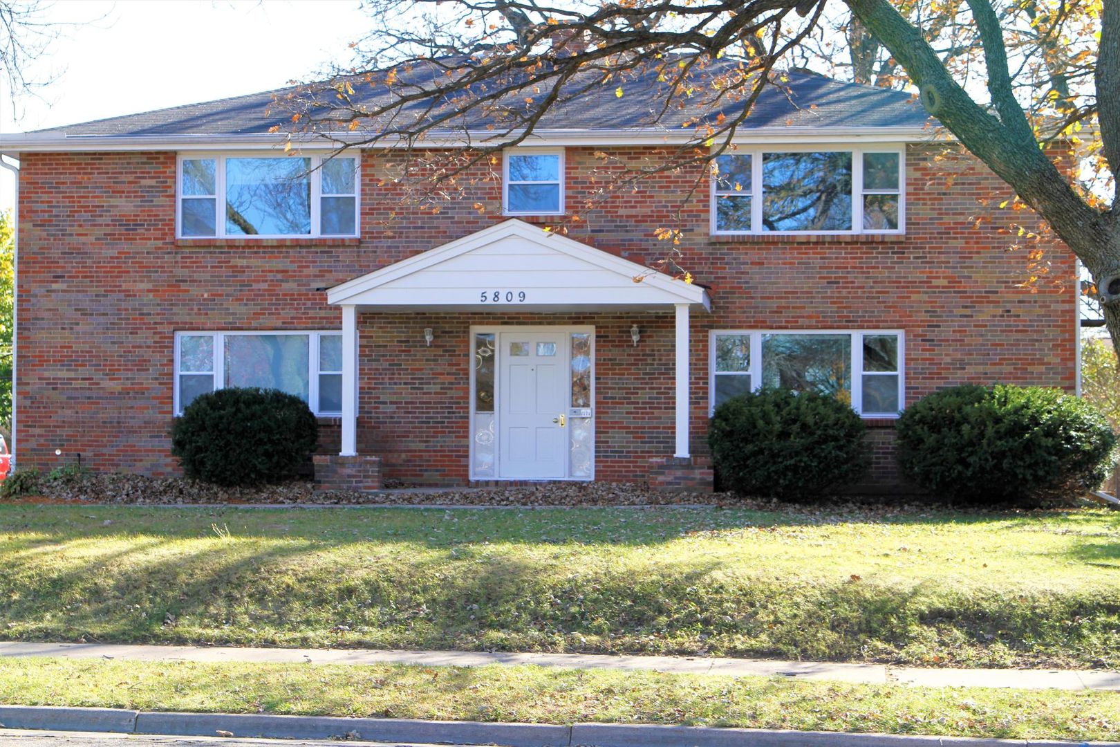 Madison Apartment: 5809 Raymond Rd