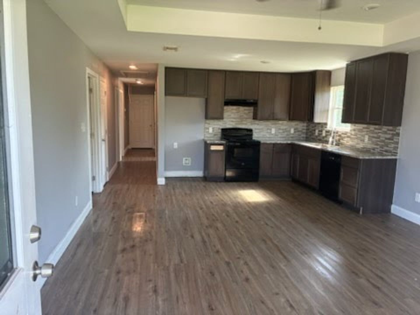 Paris House: 944 7th St NE