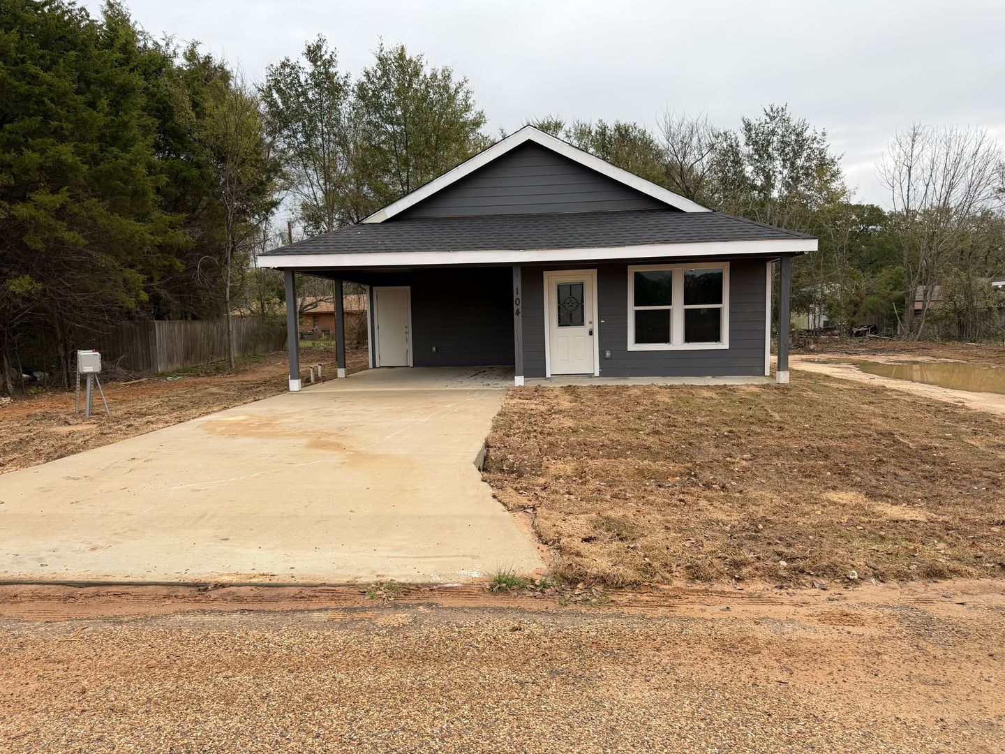 Trinidad House: 104 Plumthicket Way