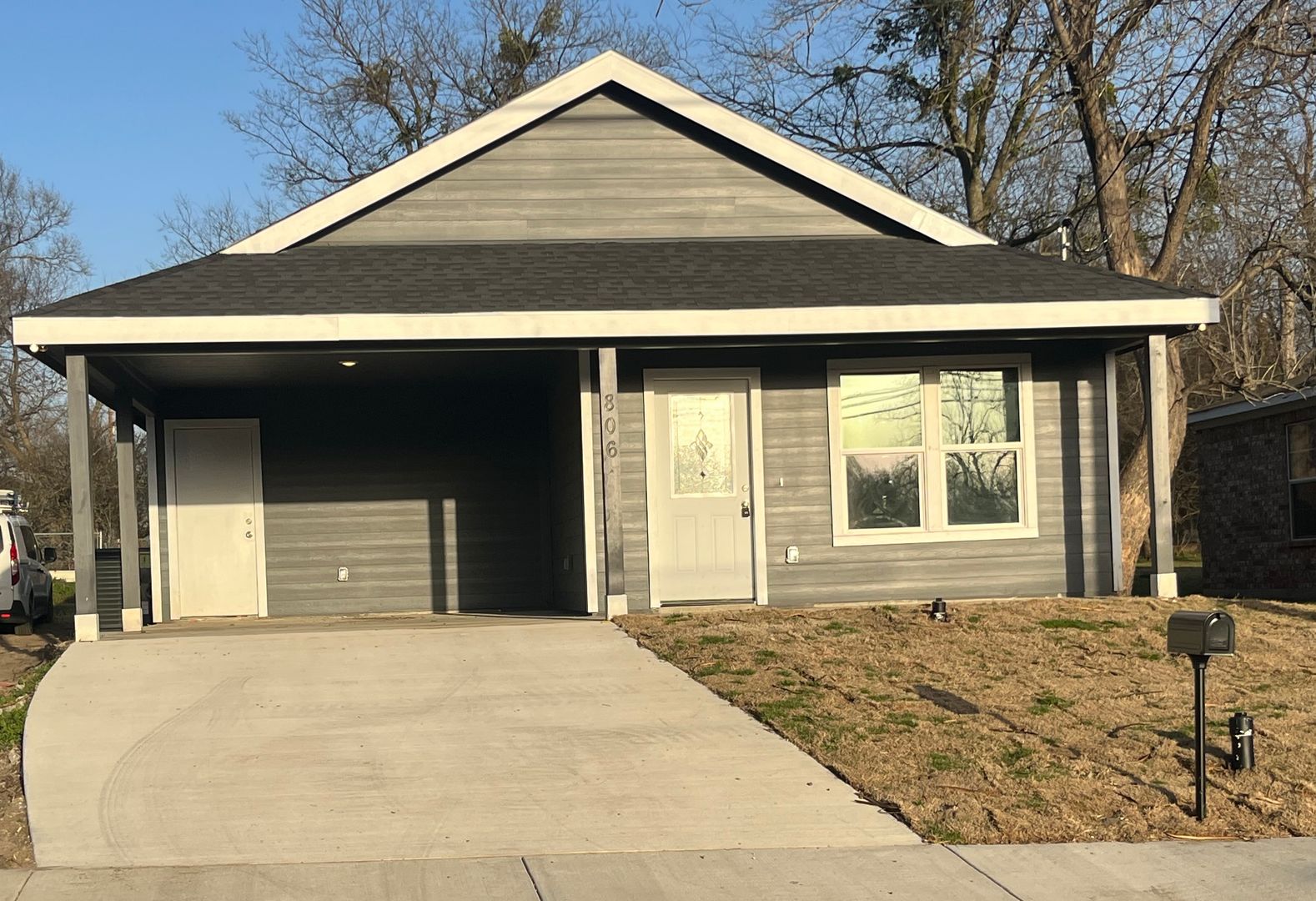 Commerce House: 806 Park St