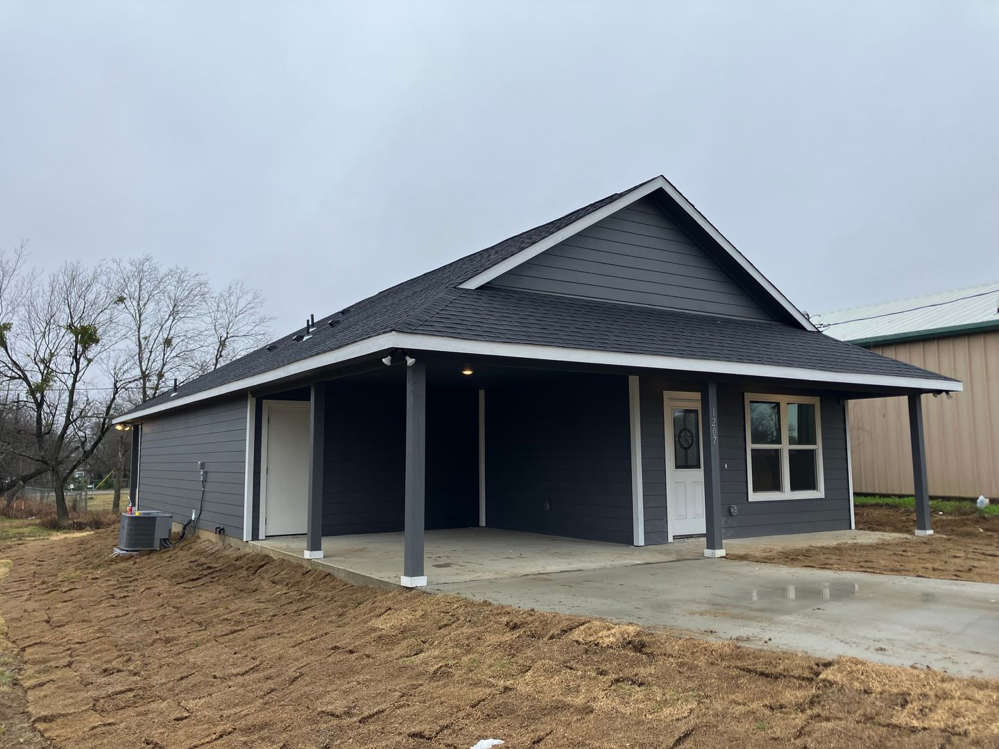 Corsicana House: 1207 E 10th Ave