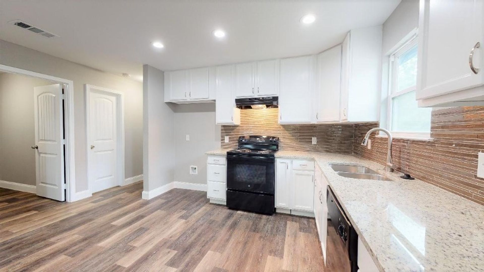428 Cherokee Shores 5 of 12