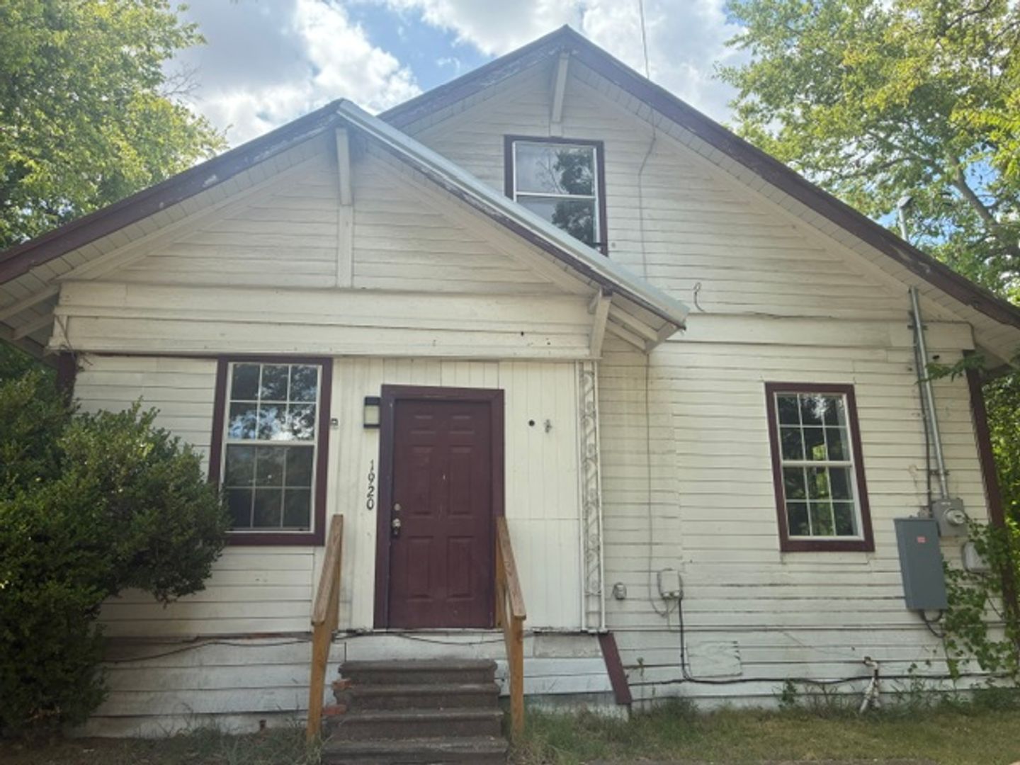 Greenville House: 1920 Johnson St