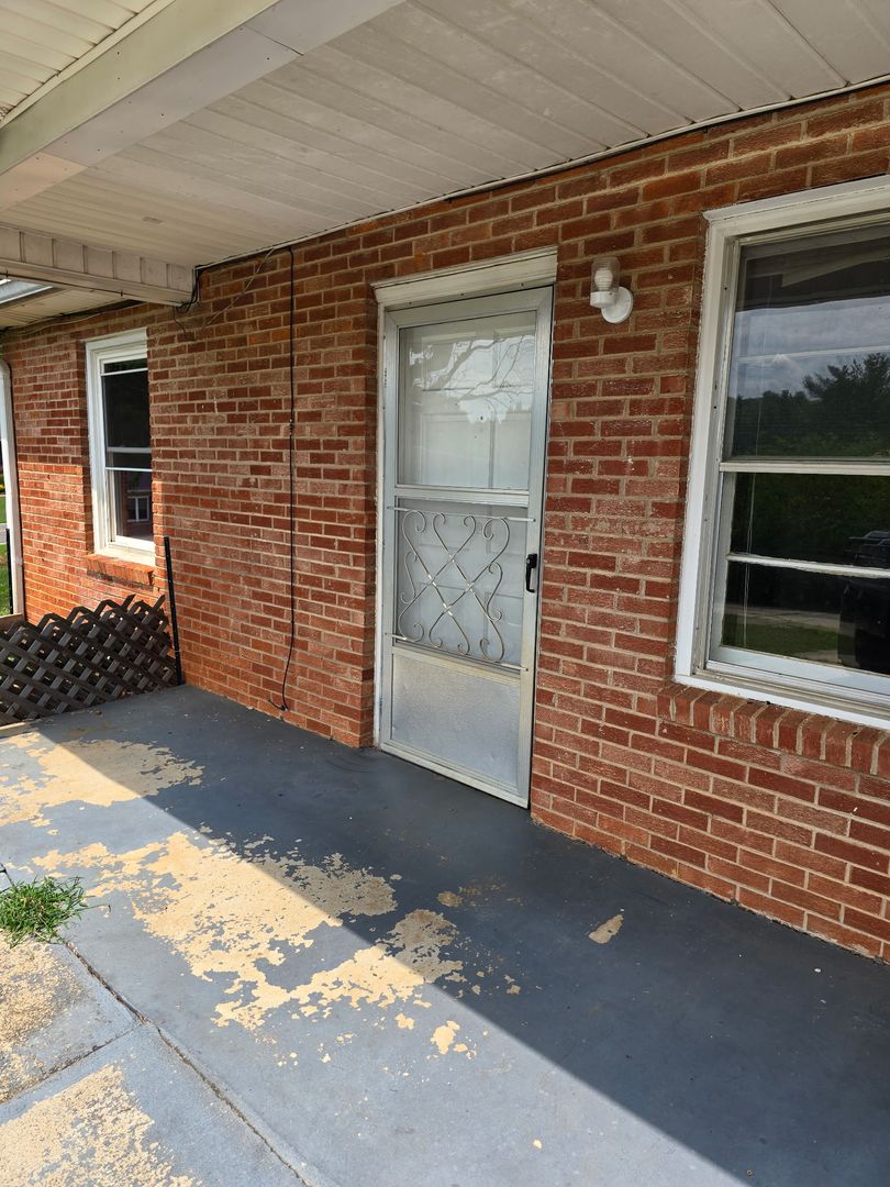 Hudson Apartment: 4236 Mountainview Circle #1-4