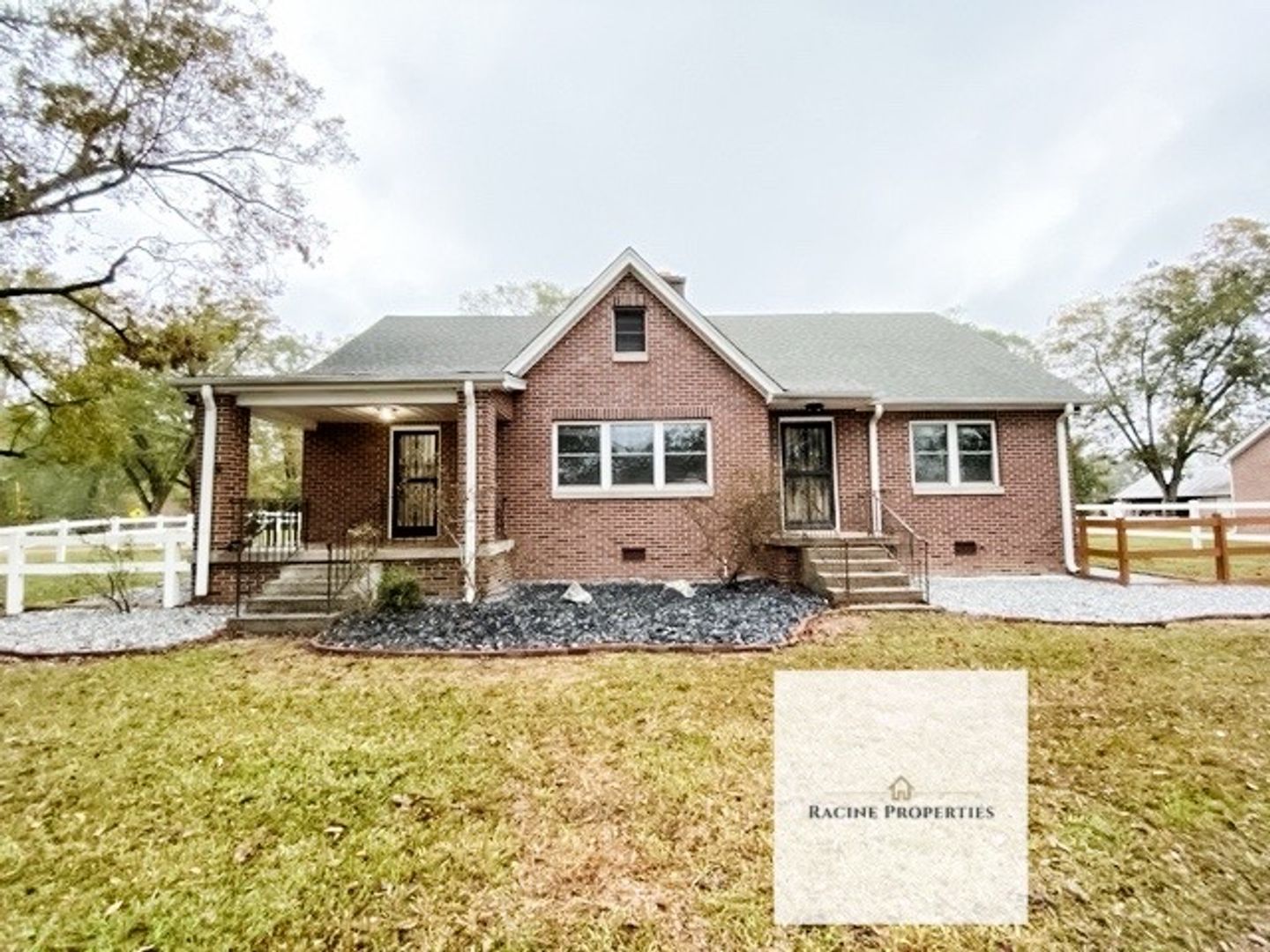 Clinton House: 101 Jacobs Highway