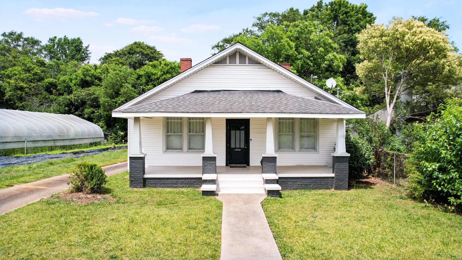 1166 Pendleton St 3 of 12