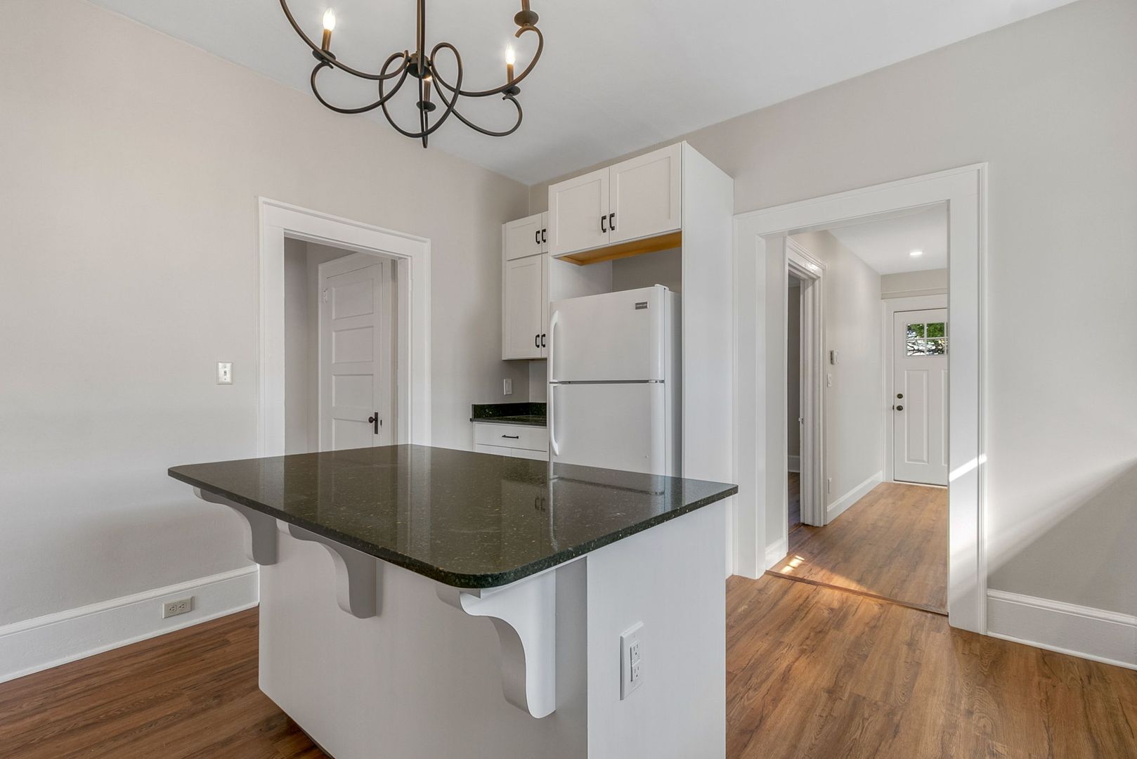 1166 Pendleton St 20 of 36