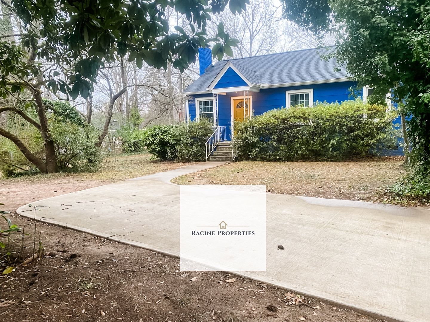 Taylors House: 206 W Lee Rd