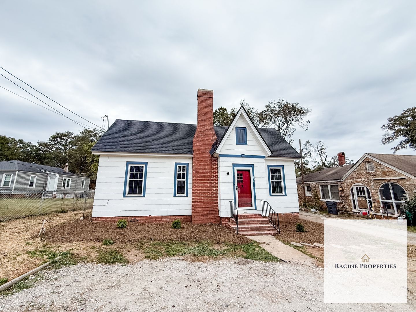 Laurens Apartment: 232 Irby Avenue