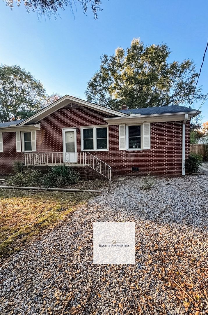 Taylors Apartment: 7 Bristol Drive