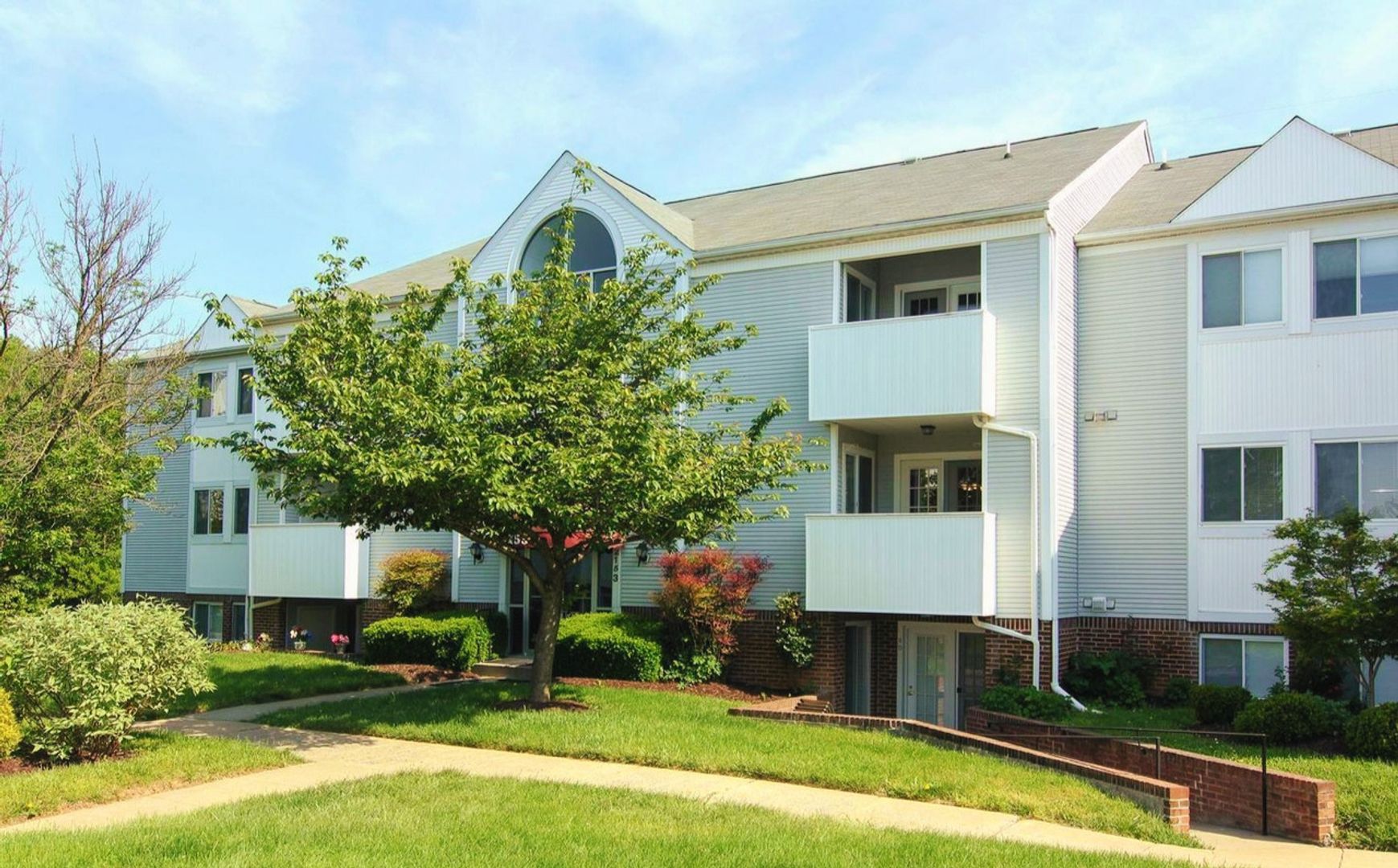 Frederick Condo: 2153 Wainwright Ct. #2B