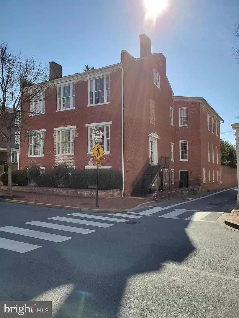 Frederick Apartment: 100 E. Church Gardens - #7