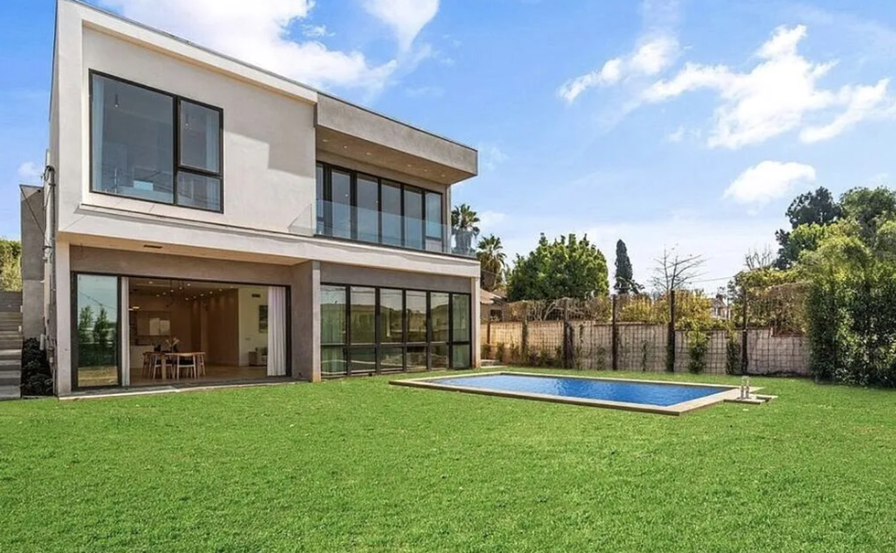 LOS ANGELES House: 3515 Oceanview Avenue.