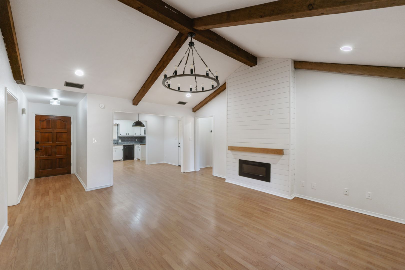 Mission House: 2413 Mimosa St