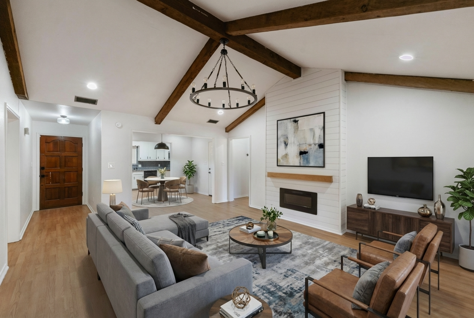 Mission House: 2413 Mimosa St