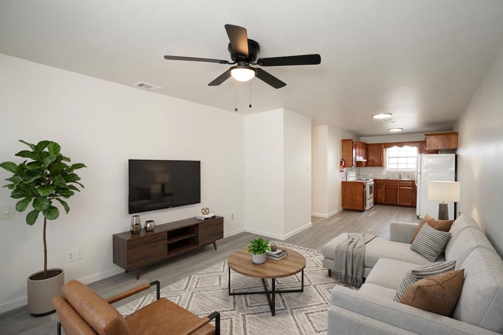 Edinburg Apartment: 418 Gastel Circle