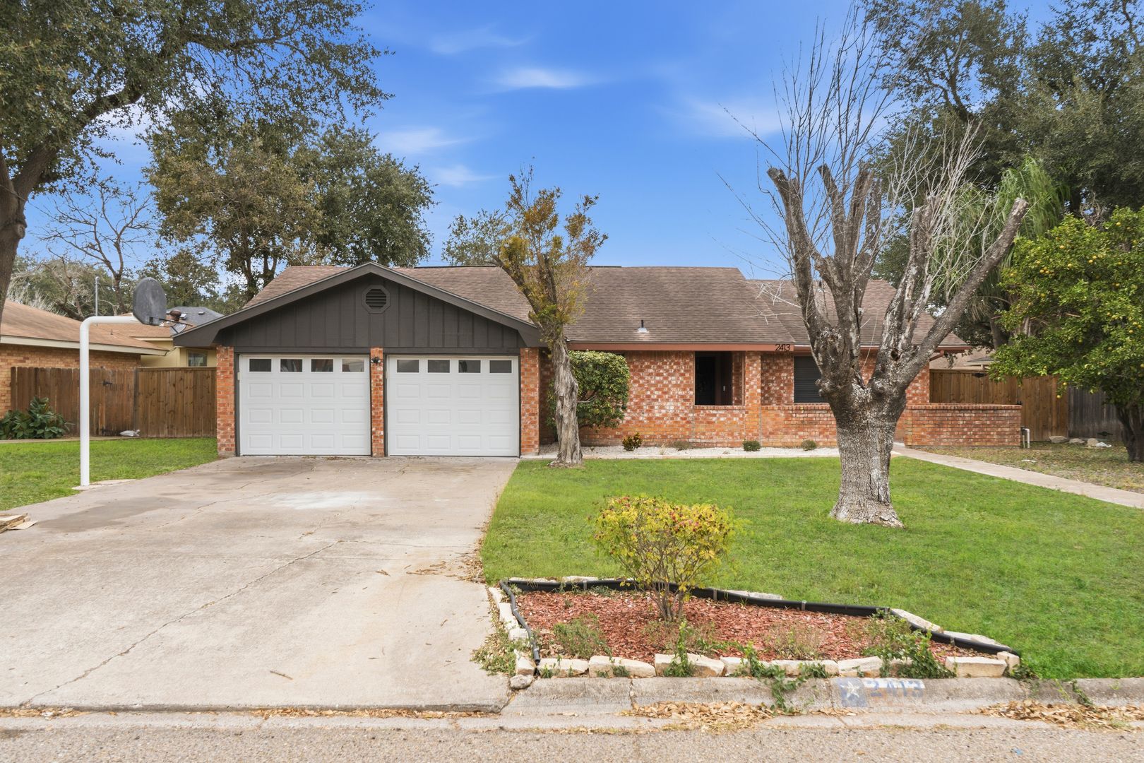 Mission House: 2413 Mimosa St