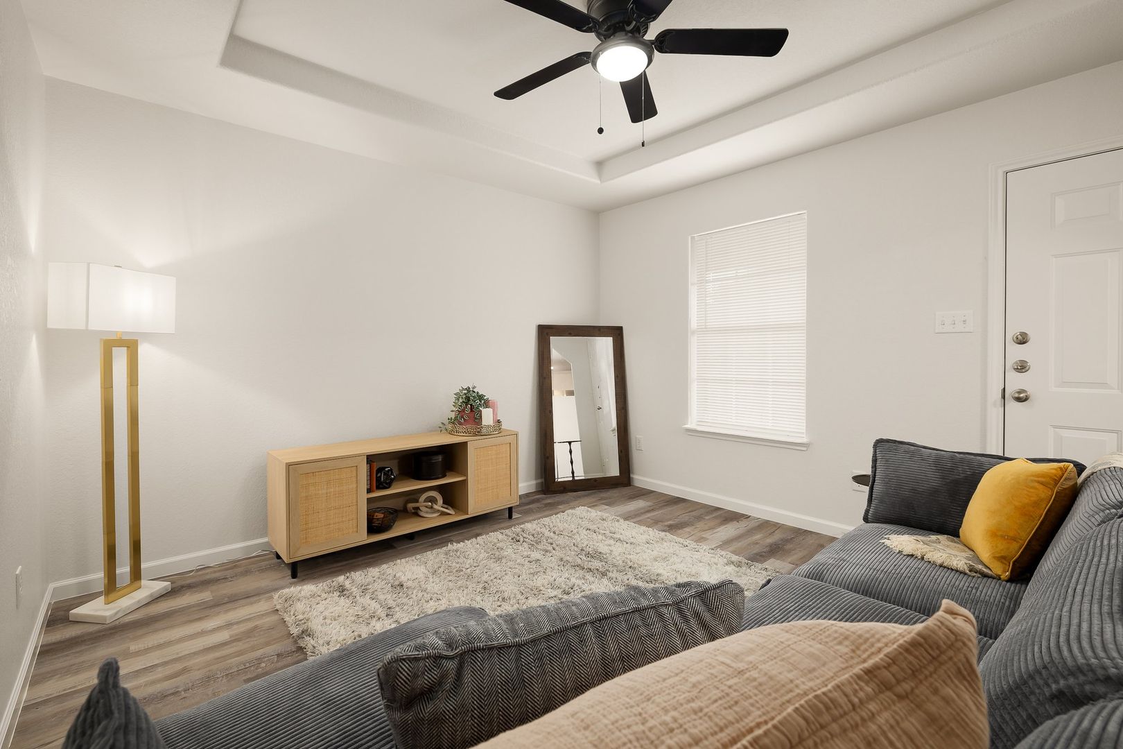 Pharr Apartment: 911 Caffery Road