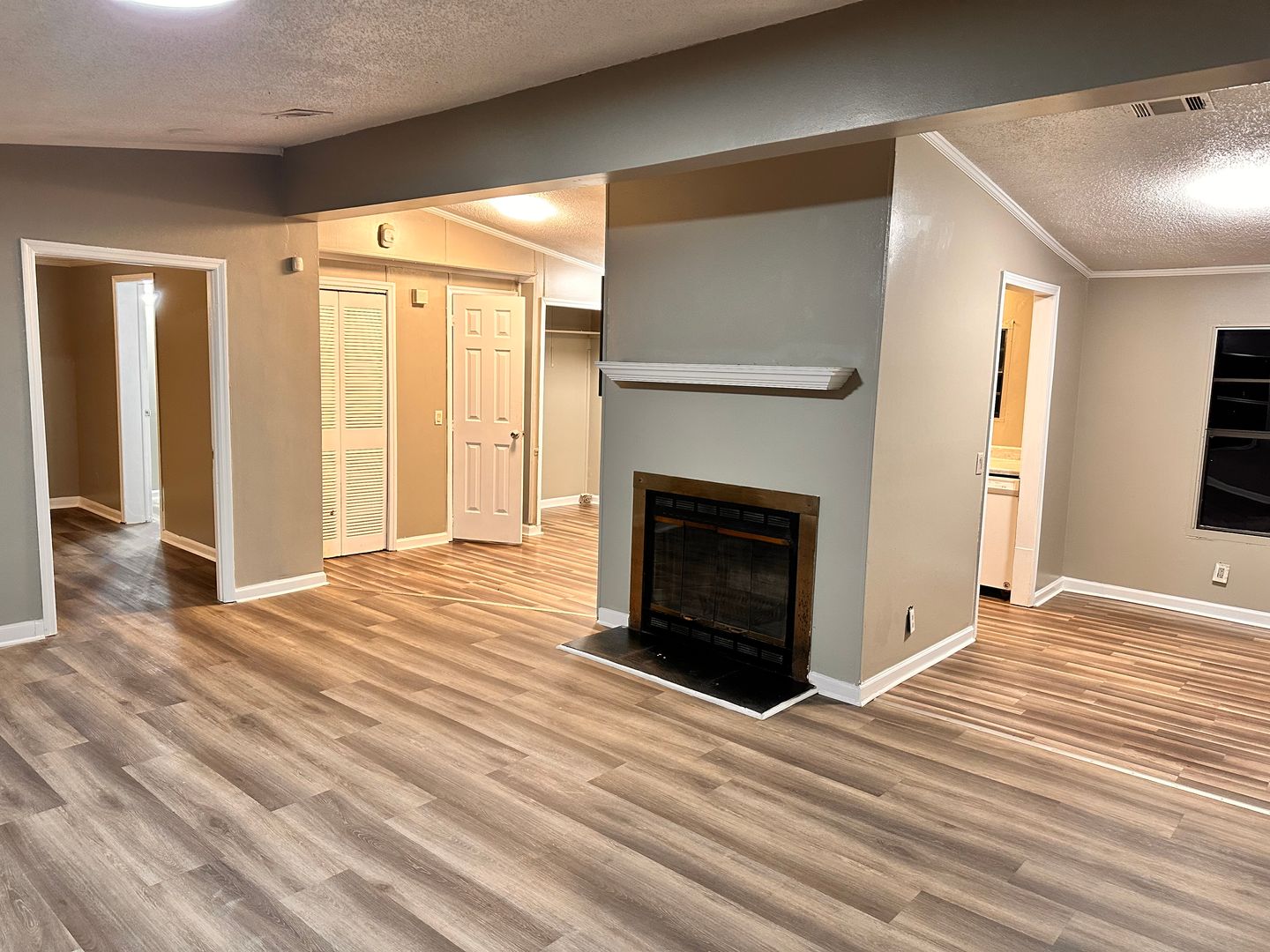 Fayetteville House: 4094 Nashville Dr