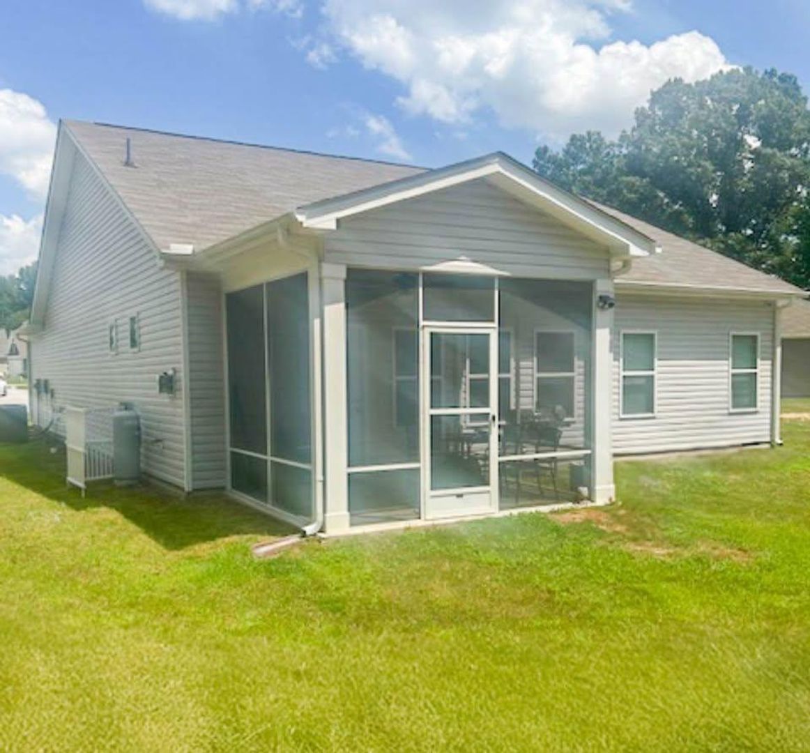 Clayton House: 44 Coneflower Ct