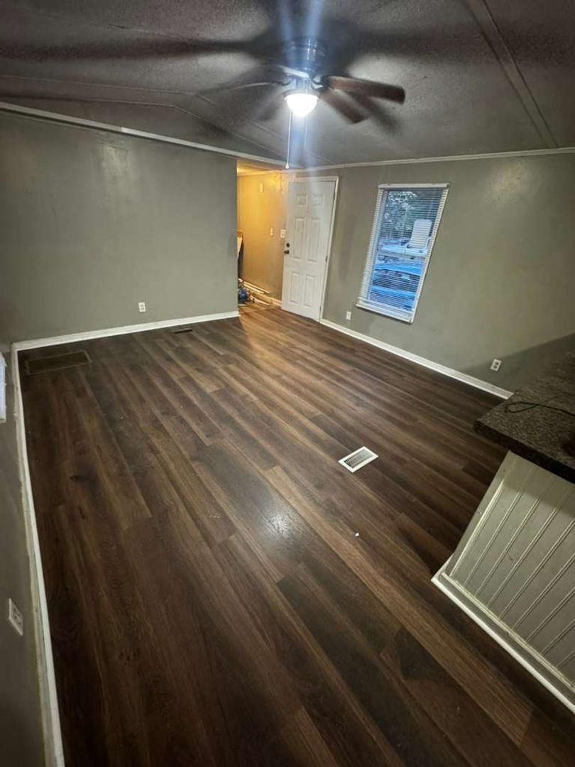 Hope Mills House: 4893 Madison Drive