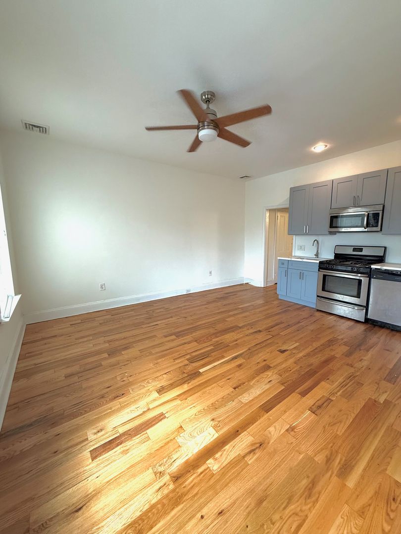 Philadelphia Apartment: 1710 E Passyunk Avenue