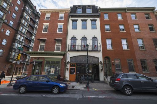 RITTENHOUSE - 1BD/1BA - Prime Location- Private Balcony – photo 1