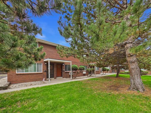 2 bed 1.5 bath townhome. RENT SPECIAL!!! – photo 1