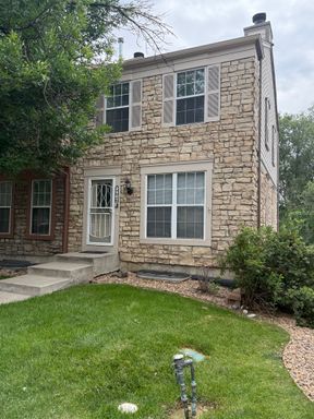 3 bed/2.5 bath townhome available for rent