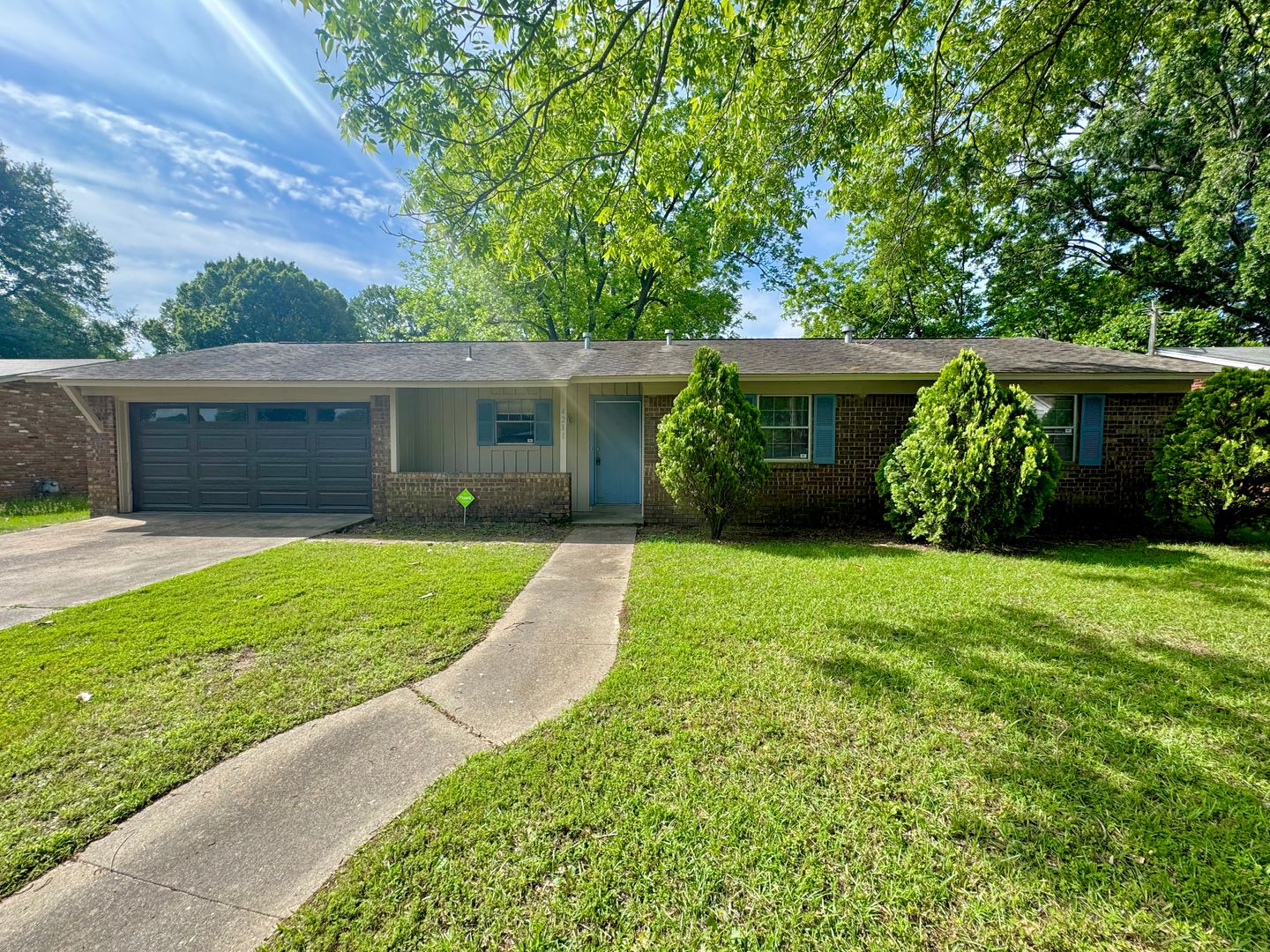 Texarkana House: 4211 Lotus St