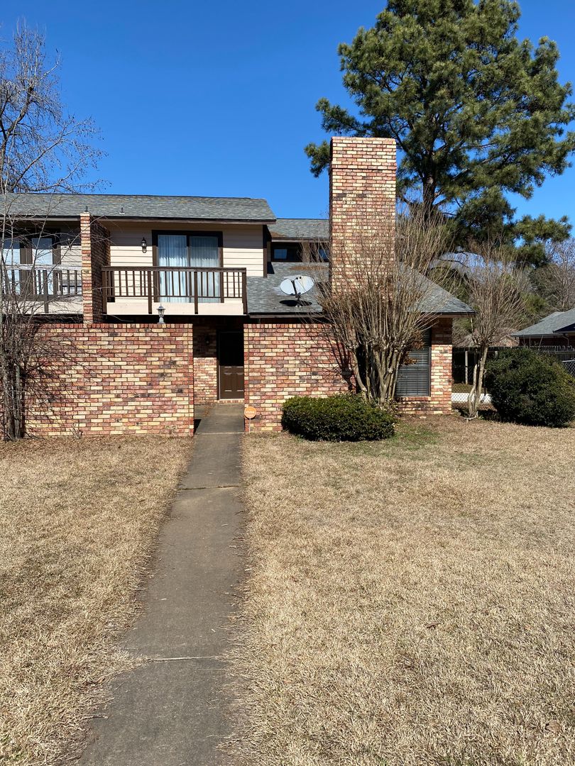 Texarkana Apartment: 3616-3618 Skyline Blvd