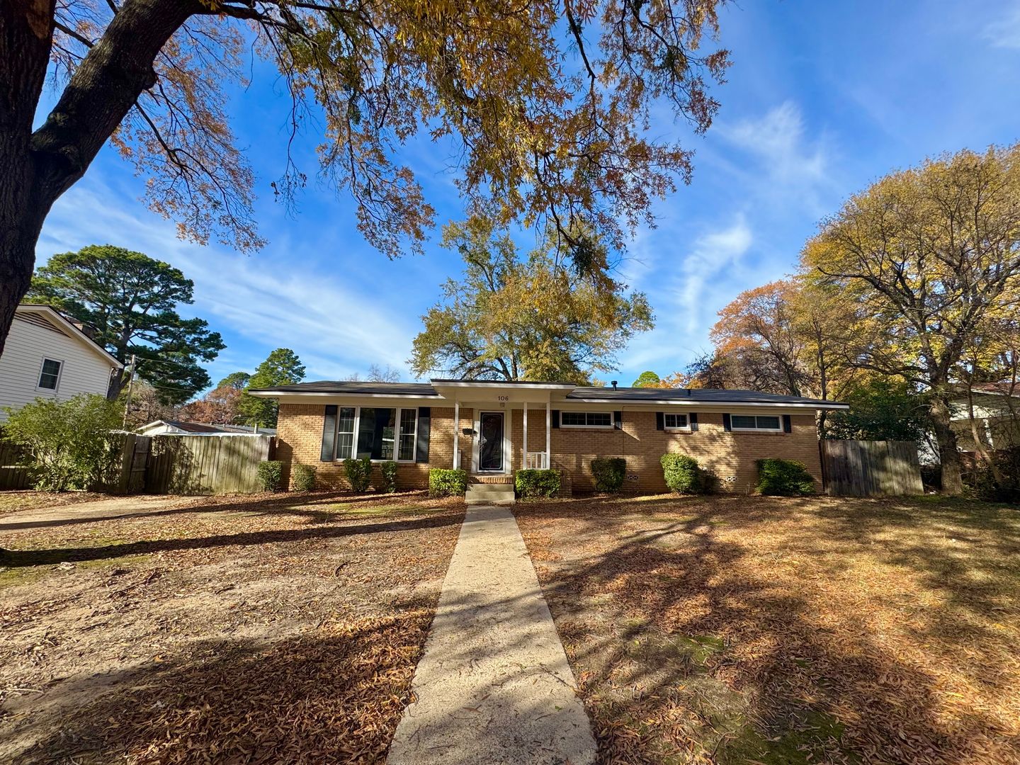 Texarkana House: 106 Lynda