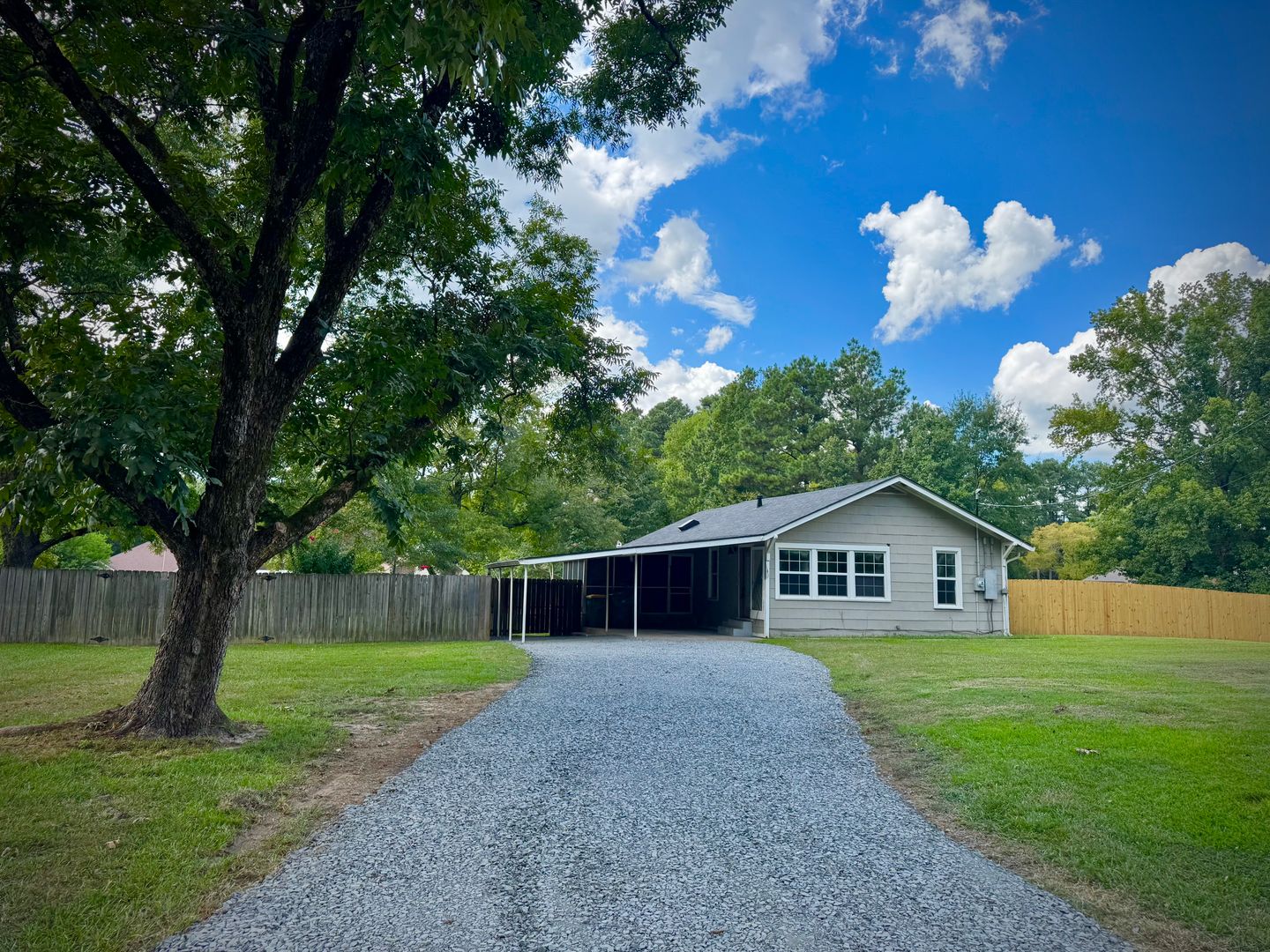 Texarkana House: 6201 N Park Rd