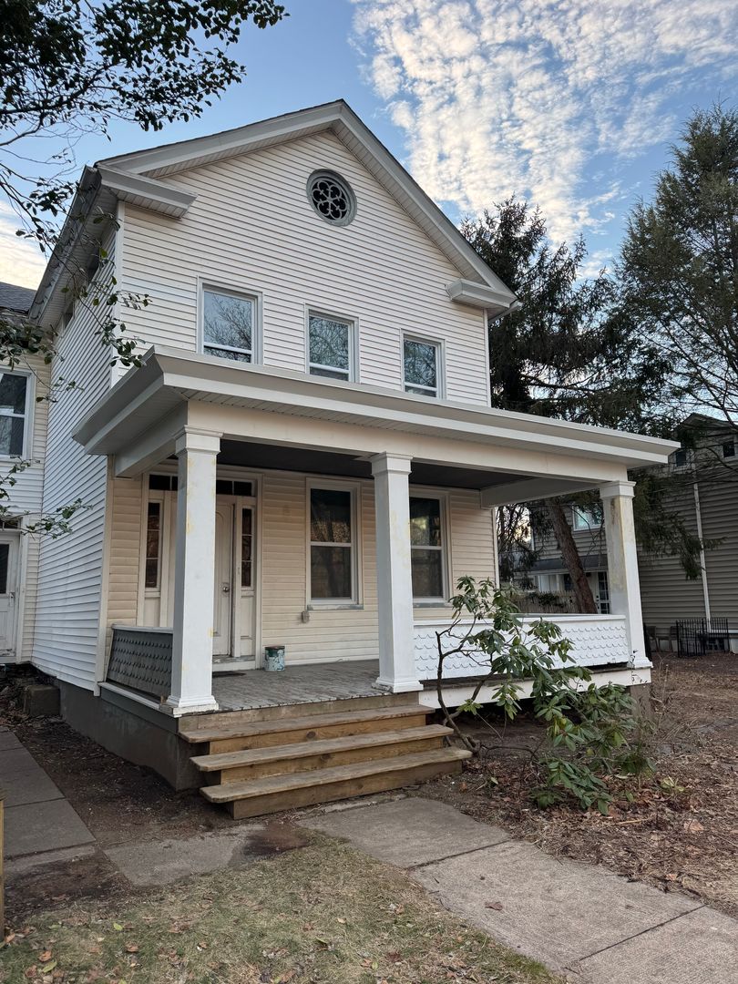 Upper Black Eddy House: 1628 River Rd