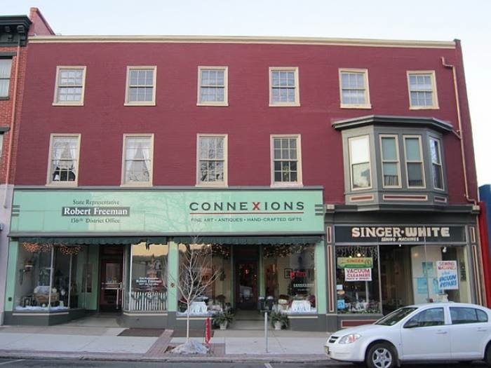 Easton Apartment: 209 Northampton Street