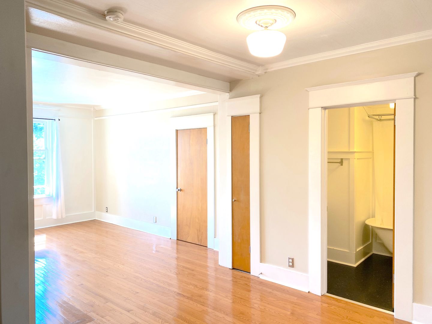 Portland Apartment: 125 NW 20th Place