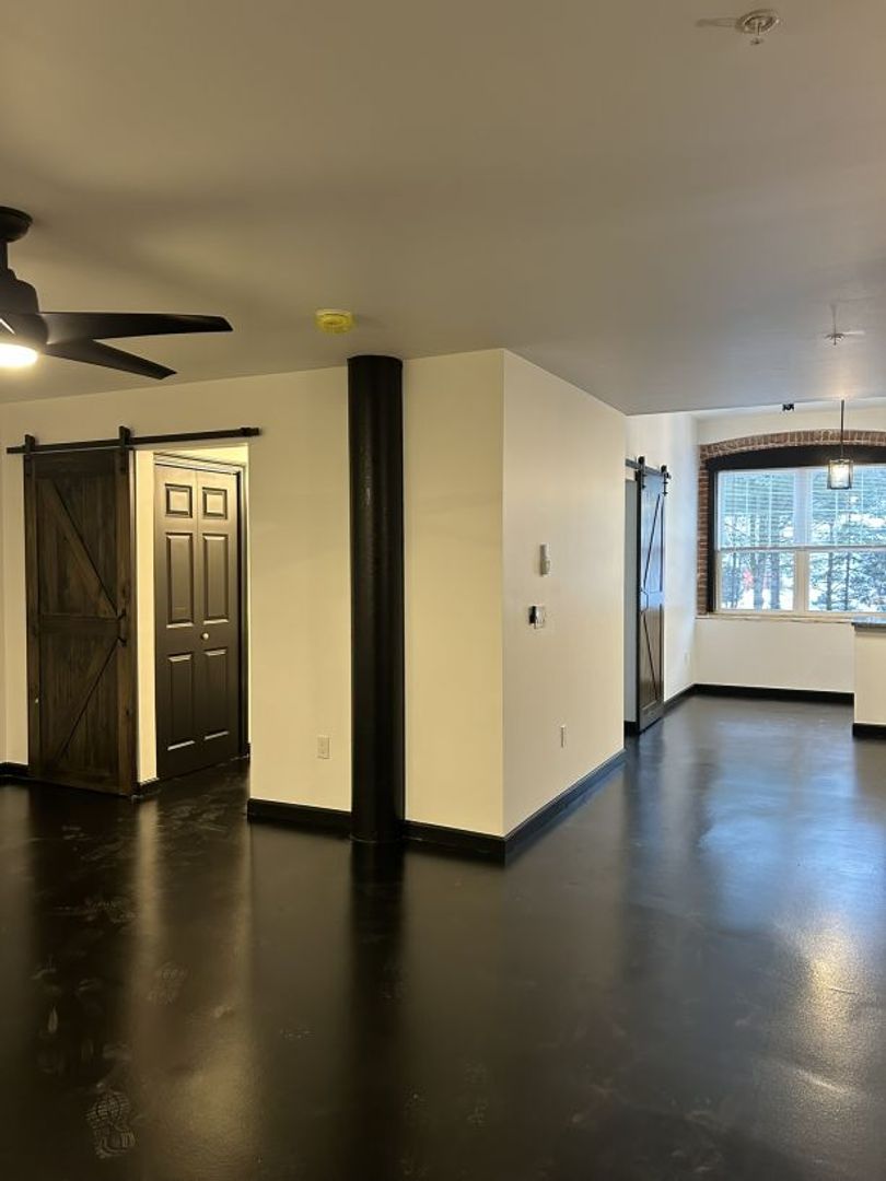 Littleton Apartment: 24 Beacon St.