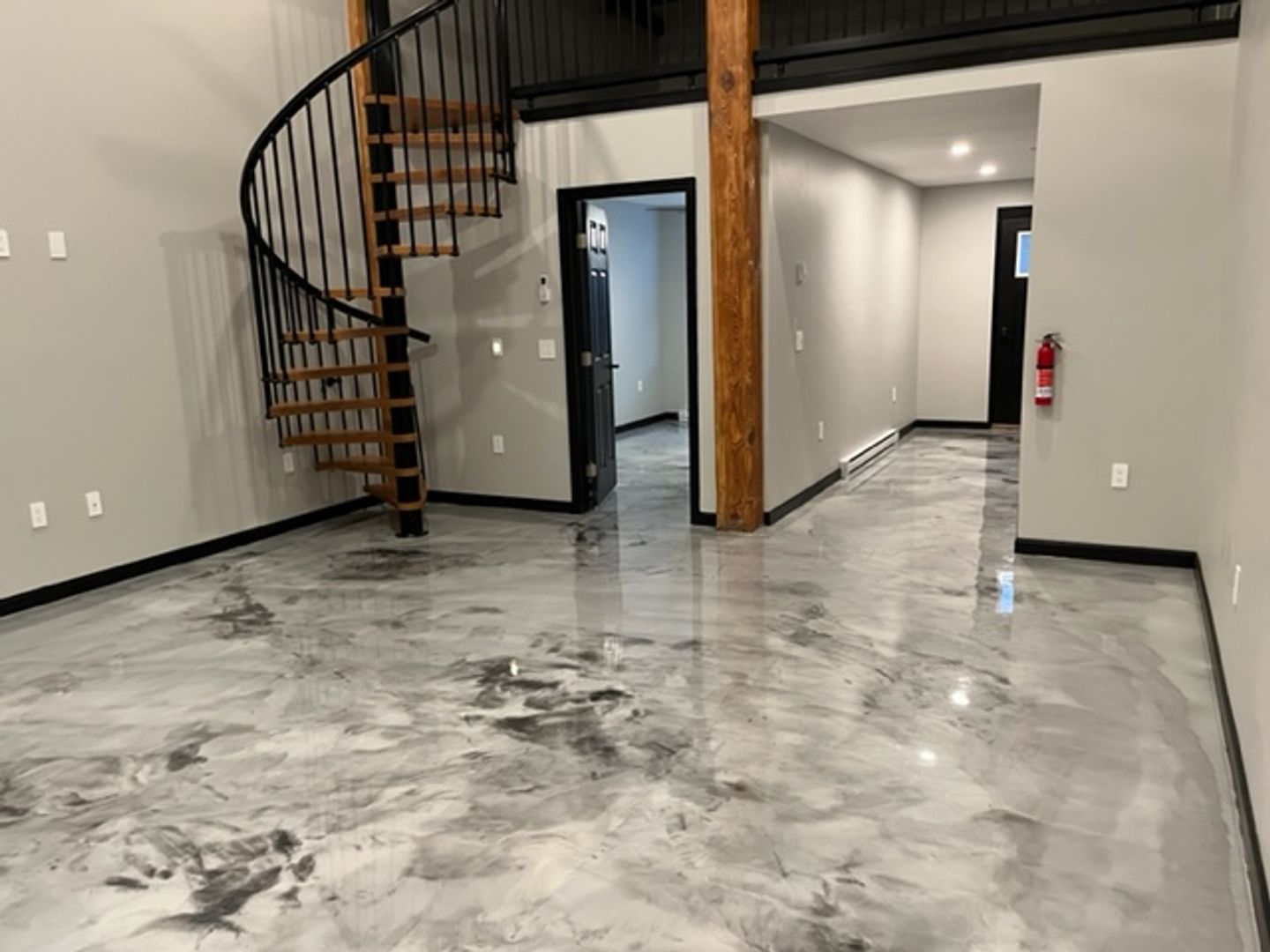 Littleton Apartment: 24 Beacon St.