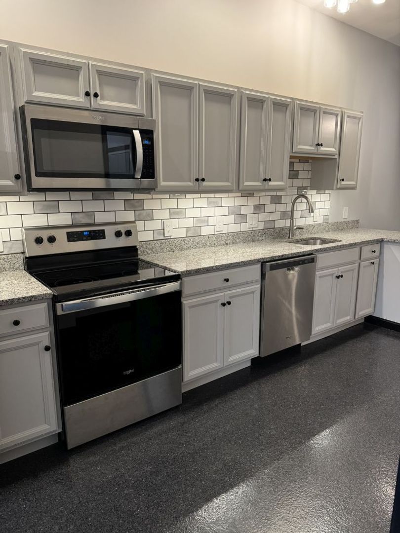 Littleton Apartment: 24 Beacon St.