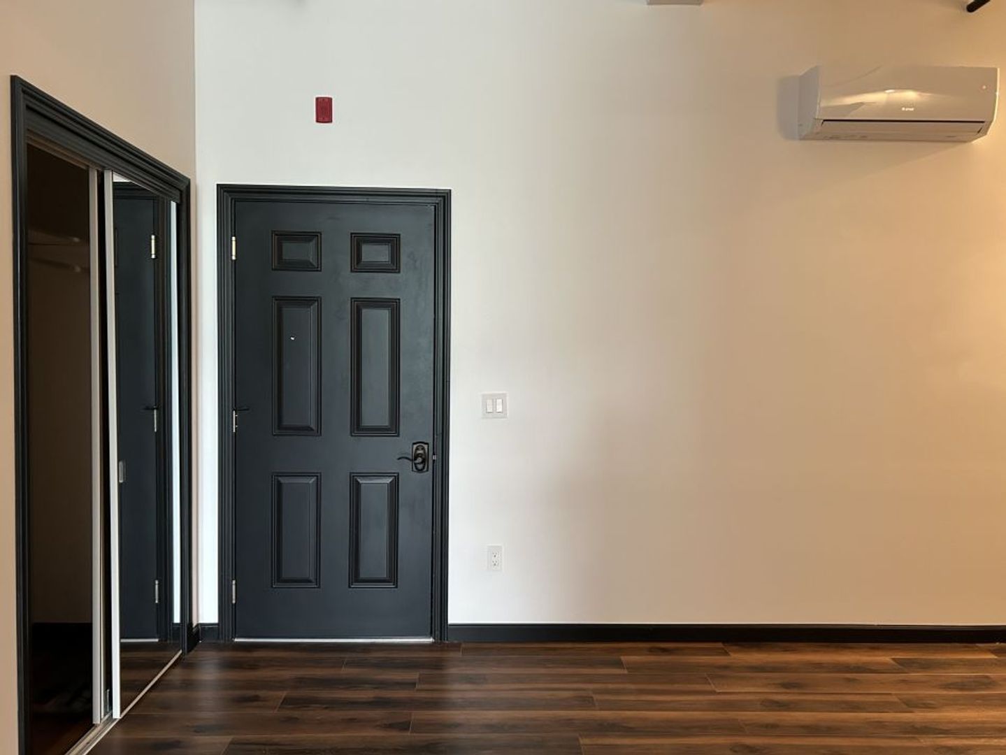 Littleton Apartment: 24 Beacon St.