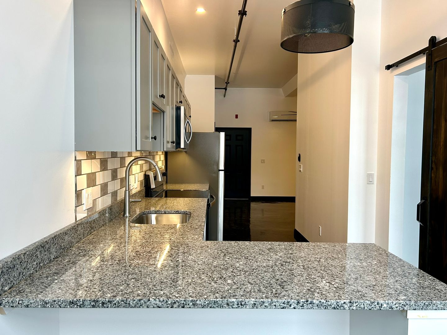 Littleton Apartment: 24 Beacon St.