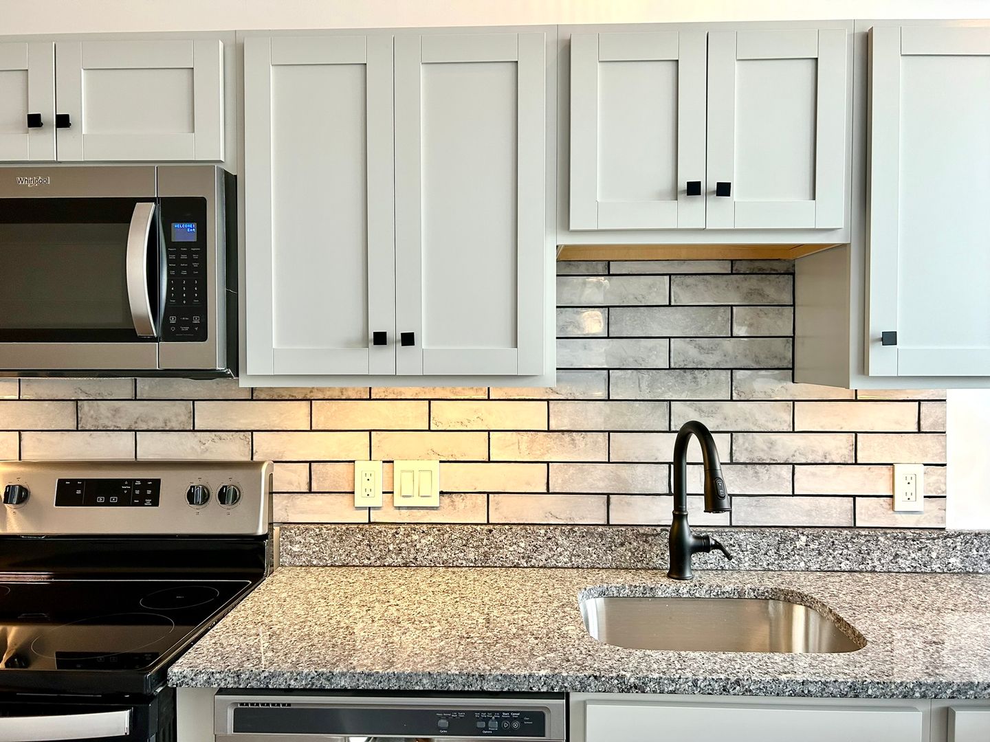 Littleton Apartment: 24 Beacon St.