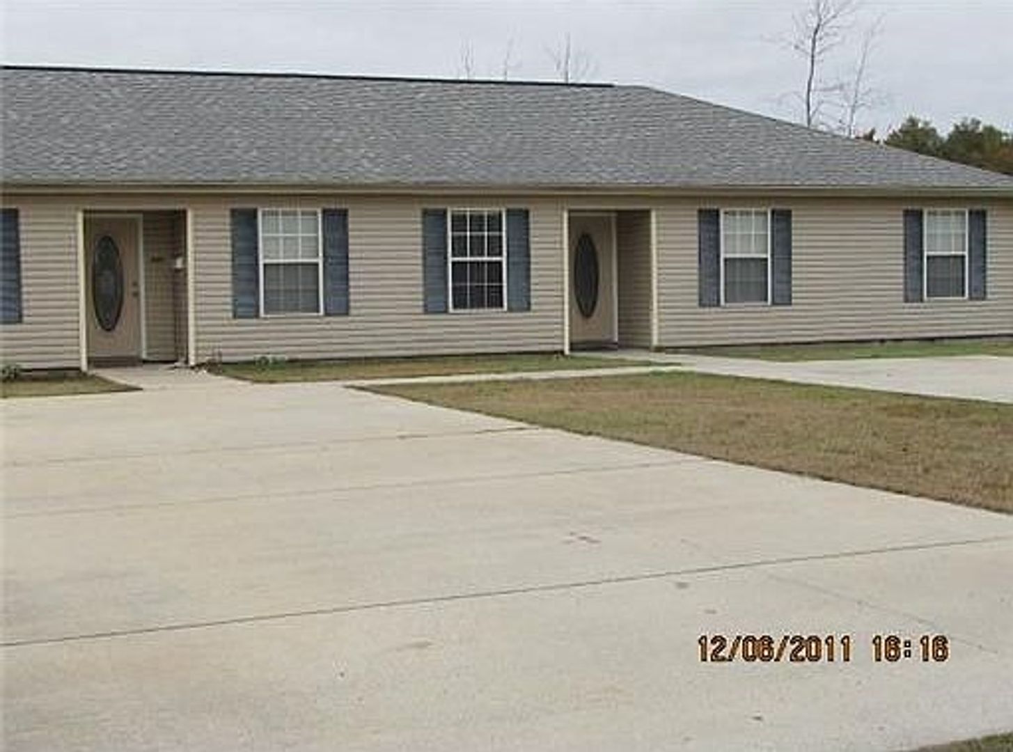 D'Iberville House: 11082 Noll Dr A