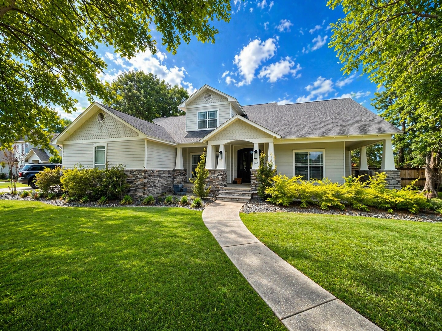 Ocean Springs House: 107 Surgeres Pl