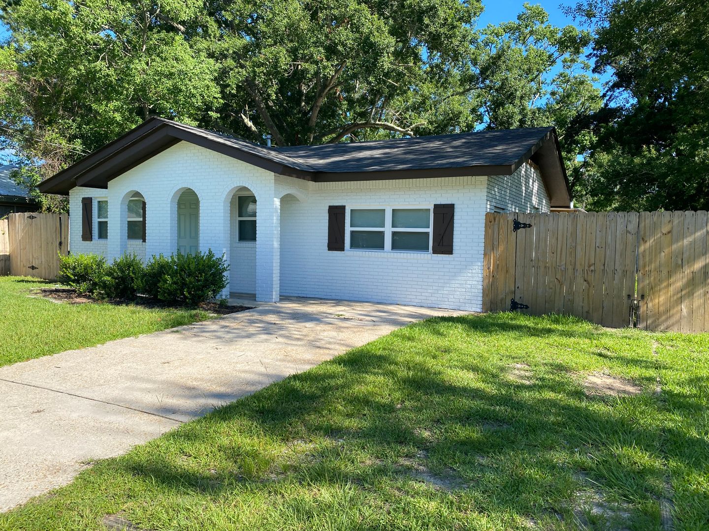 Ocean Springs House: 206 Woodland Circle