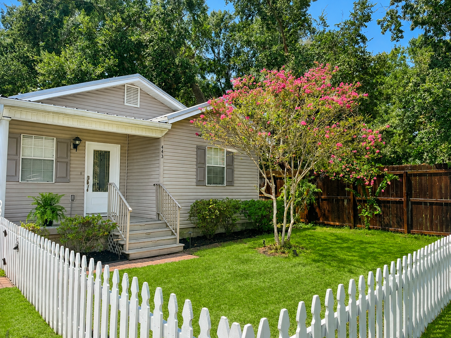 Ocean Springs House: 443 Bills Avenue