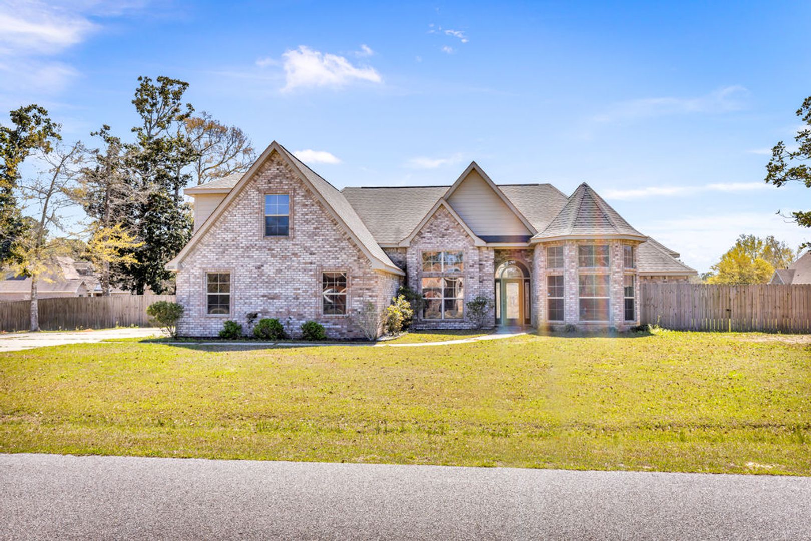 Ocean Springs House: 6201 Palmetto Pointe Dr