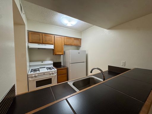 Kensington Court A1- 1 bedroom, 1 bath – photo 1